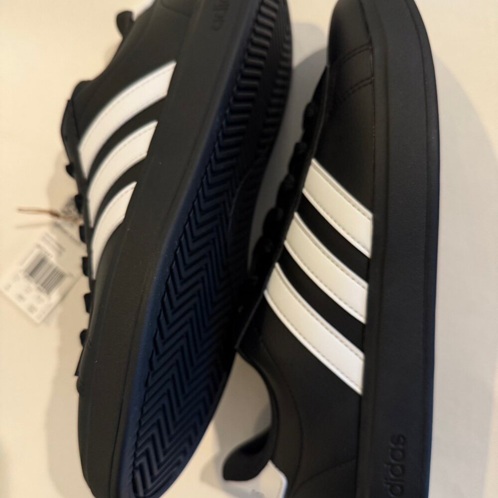 adidas women Grand Court 2.0 tennis Shoes, sneakers black, size 8 1/2